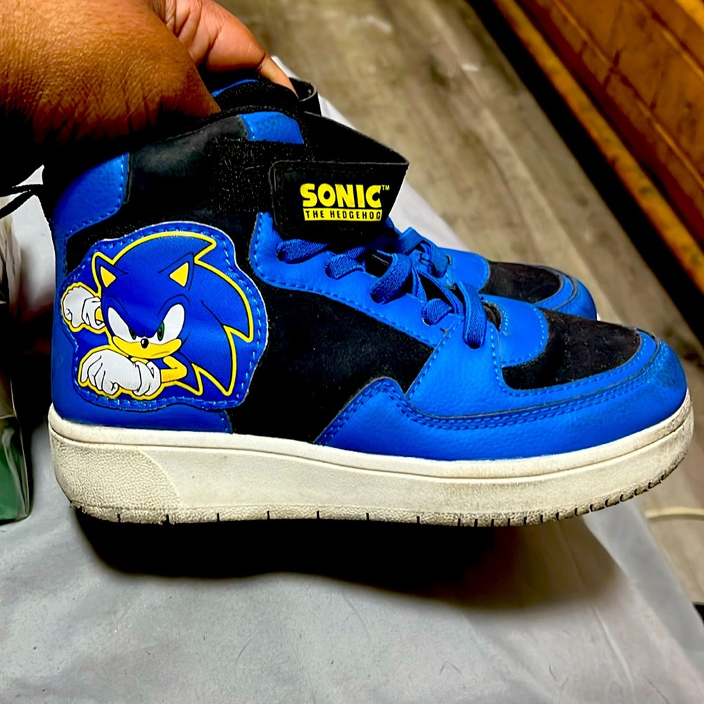 Sonic kid sneakers
